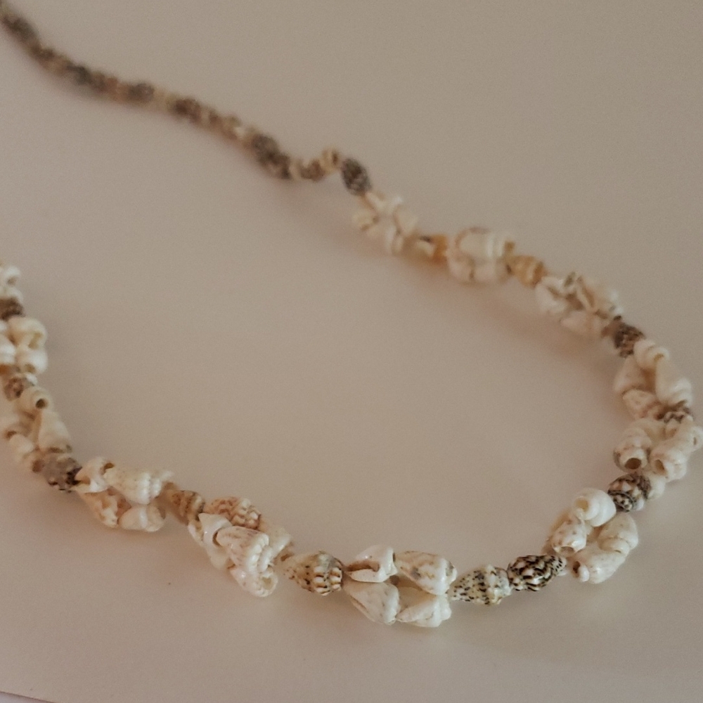 Natural Cream Sea-Shell Necklace